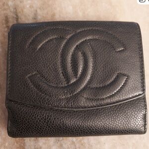 Chanel caviar wallet
